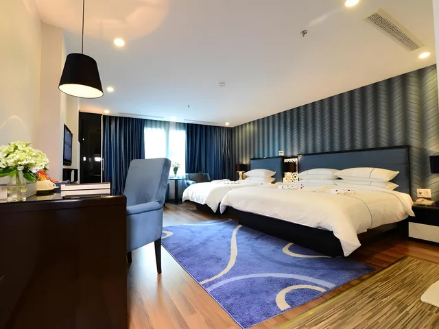 جناح شهر العسل بإطلالة على المدينة، Hanoi Emerald Waters Hotel Spa 1/1