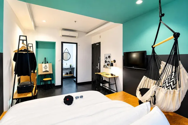 Cozy, Double Bed, The Hammock Hotel 1/2