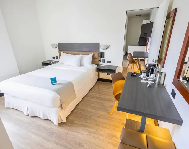 Connecting, Family Suite, 1 Double and 2 Queen Beds, Parque Del Lago Hotel 6/10