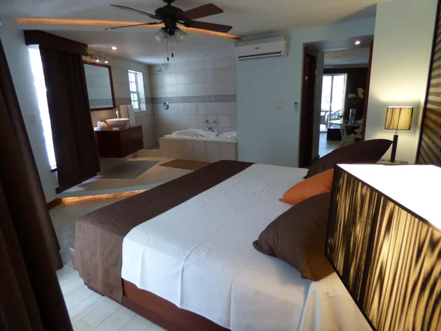 جناح شهر العسل، Paradise Beach Hotel 2/10