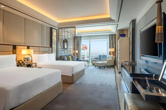 Sky, Studio, 1 King and 2 Double Beds، Solaire Resort Entertainment City 1/3