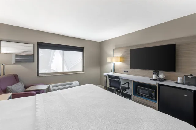 غرفة قياسية بسرير مزدوج، Best Western Independence Kansas City 3/10
