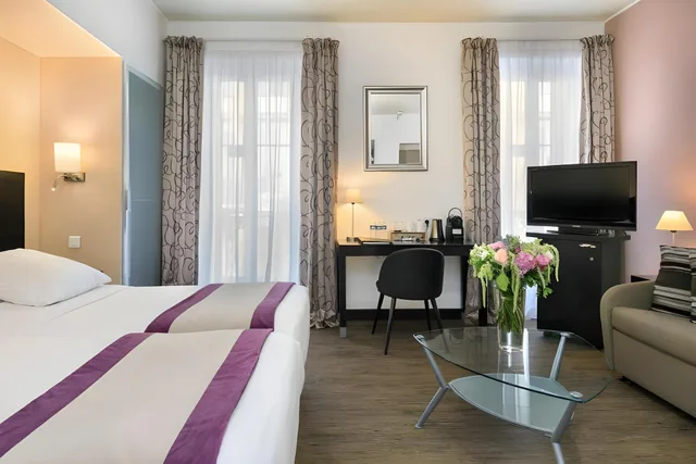 جناح جونيور ثلاثي بسرير فردي، Hotel Florence Nice 2/2
