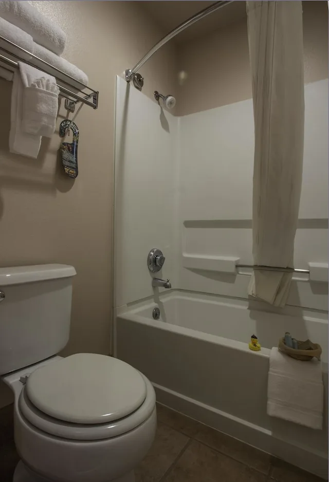غرفة جونيور مفردة بسرير كينج مع أريكة، The Noor Hotel 5/5