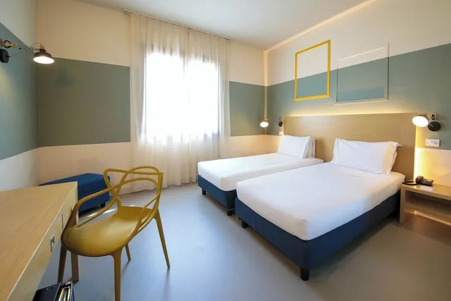غرفة قياسية بسريرين منفصلين، B&B HOTEL Mantova Cristallo 3/5