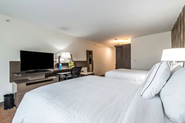 Room, 2 Queen Beds, Fairfield Inn Suites By Marriott St Joseph Stevensville 1/3