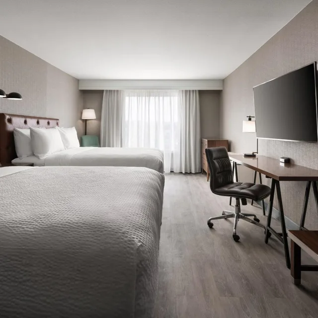 غرفة قياسية بسريرين كوين، Four Points By Sheraton Hotel Suites San Francisco Airport 1/6