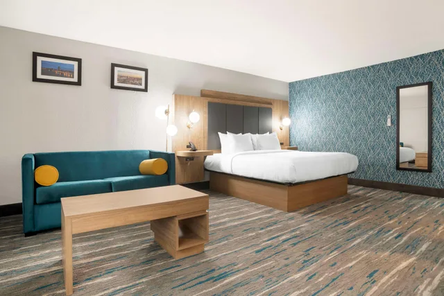 جناح بسرير كينج مع أريكة، Best Western Plus Mobile Inn and Suites 4/7