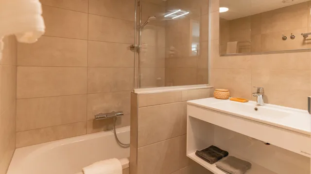 Unique, Penthouse, 2 Bunk Beds, 3 Double Beds, Panoramic Sea View، Holiday Suites Blankenberge 9/10