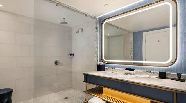 Gold, 2 Queen Beds, Mountain Best View، Fontainebleau Las Vegas, MICHELIN Key Award Hotel 2/2