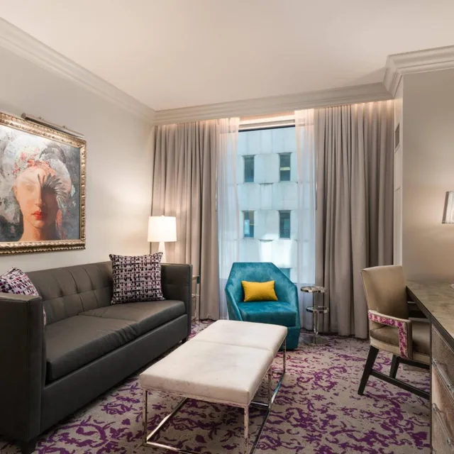 جناح بسرير كينج بإطلالة على المدينة بغرفة نوم واحدة مع أريكة، Grand Bohemian Hotel Charlotte Autograph Collection 4/6