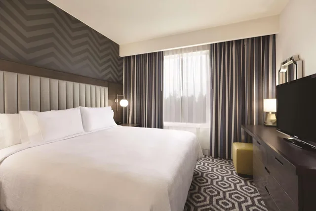 جناح، Embassy Suites By Hilton Portland Hillsboro 2/3