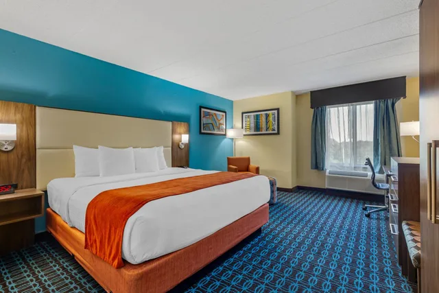 غرفة بسرير كينج بحوض استحمام لذوي الإعاقة، Best Western Plus North Shore Hotel 2/5