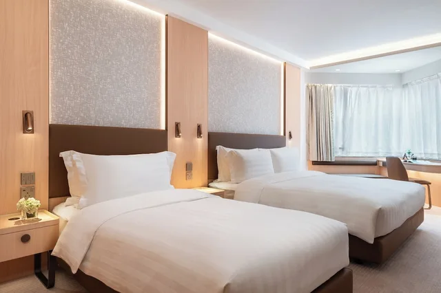 Renovated, Deluxe, 1 Queen and 1 Single Bed، The Kimberley Hotel Hong Kong 1/1