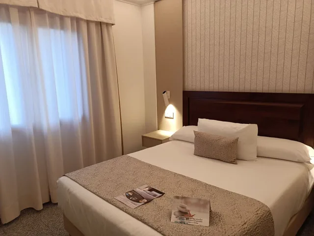 غرفة بسرير مزدوج، Hotel Plaza del Castillo 2/7
