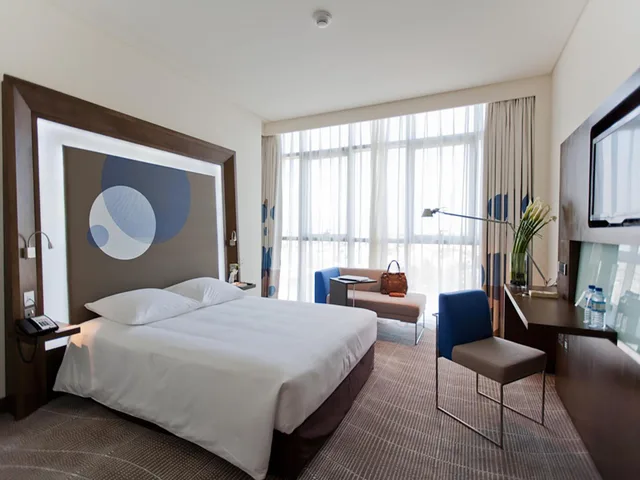 غرفة سوبيريور بسرير كينج، Novotel Abu Dhabi Gate 4/10