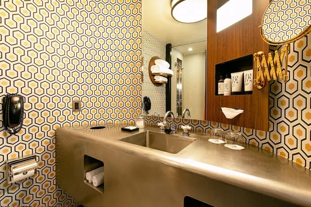 غرفة قياسية بسرير مزدوج لذوي الإعاقة، The Roxy Hotel New York 2/2