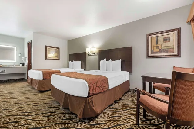 غرفة قياسية بسريرين مزدوجين، Best Western Red Carpet Inn 2/5