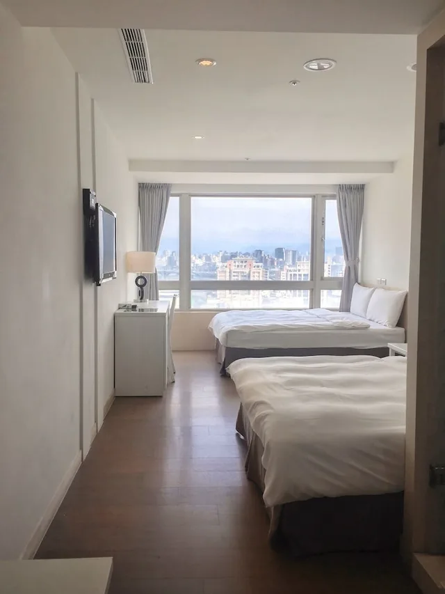 غرفة ديلوكس رباعية بسريرين مزدوجين بإطلالة على المدينة، We Meet Taipei Hotel 2/10