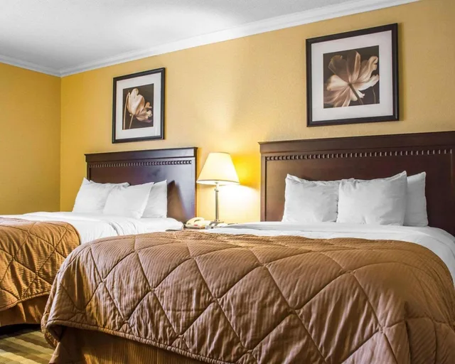 جناح بسرير مزدوج، Quality Inn & Suites Syracuse Fairgrounds 4/6