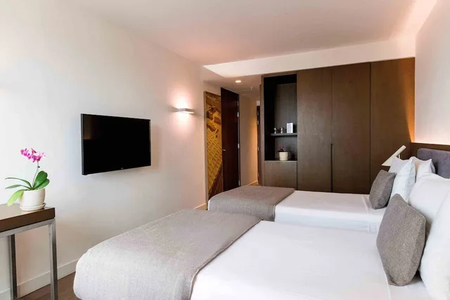 Room, Twin Beds, Accessible, Dazzler By Wyndham Lima San Isidro 2/4