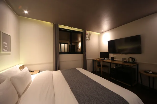 غرفة قياسية بسرير مزدوج، Dublin Hotel 1/9
