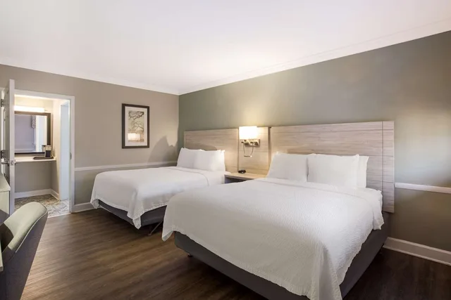 غرفة بسريرين كوين لذوي الإعاقة، Best Western Sea Island Inn 1/4