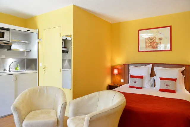 غرفة كومفورت بسرير كينج، AUBERGE DE LAUNAY 1/4