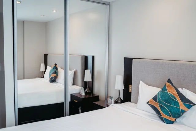 شقة بسرير كينج وسرير كوين وسريرين فرديين بـ4 غرف نوم بمطبخ صغير، Auckland City Hotel 8/10