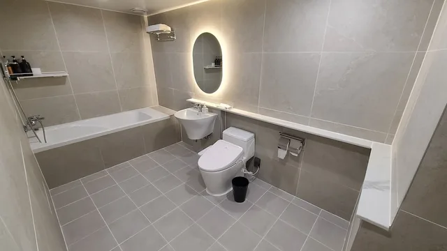 غرفة عائلية بسرير كوين وسرير فردي، V1 Motel 5/5