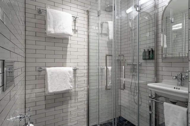 جناح جونيور، Thon Hotel Vasa 10/10
