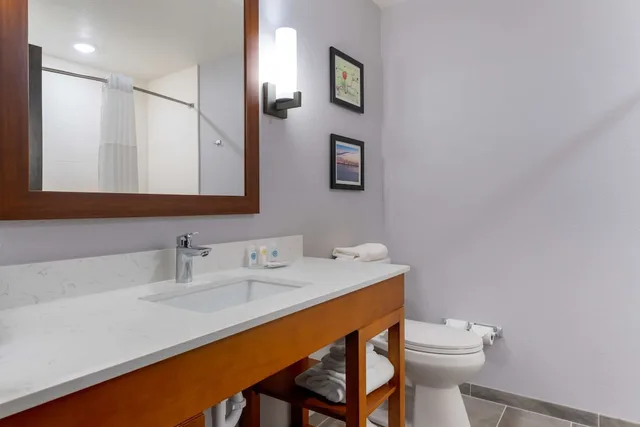 غرفة قياسية بسريرين كوين مع أريكة، Comfort Suites Paducah Mall Area 2/2