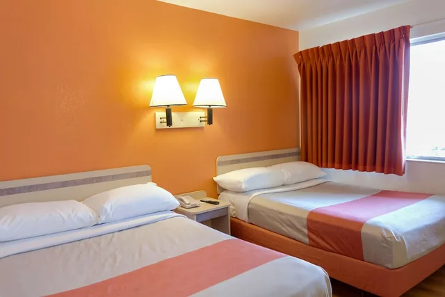 غرفة قياسية بسريرين مزدوجين، Motel 6 Weed - Mount Shasta 2/5