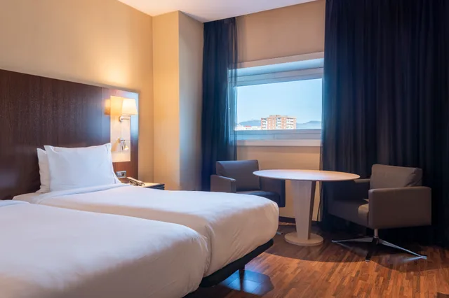 غرفة كومفورت بسريرين منفصلين، Leonardo Royal Hotel Barcelona Forum 1/3