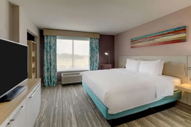 جناح بسرير كينج بغرفة نوم واحدة مع أريكة لذوي الإعاقة، Hilton Garden Inn Fort Worth North 2/8