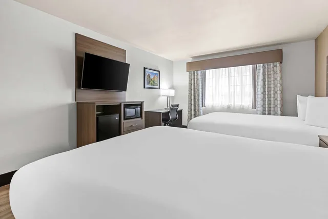 Room, 2 Queen Beds, Best Western Plus Caldwell Inn & Suites 5/5