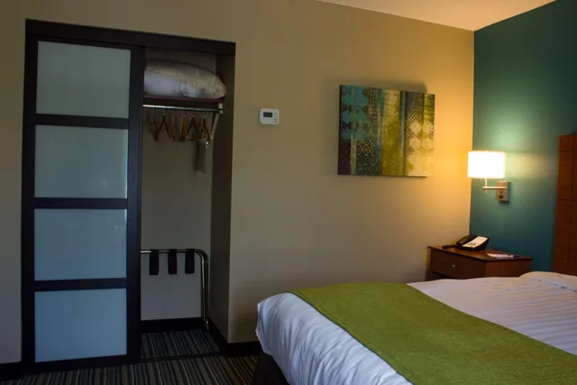 جناح بسرير كينج، Best Western Plus Menomonie Inn & Suites 1/4
