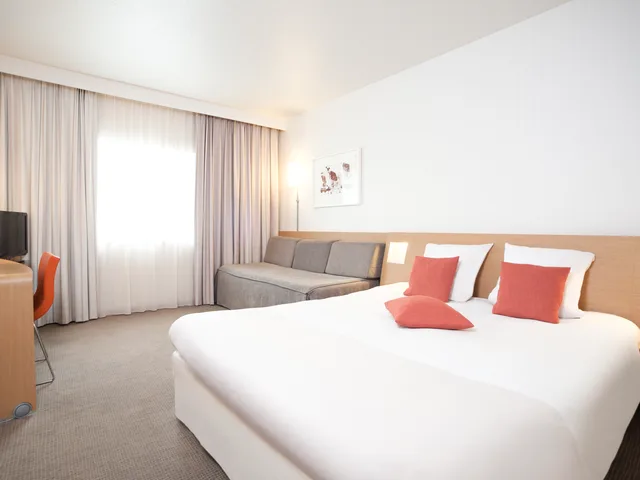 غرفة عائلية بسرير مزدوج مع أريكة، Novotel Brugge Centrum 1/3