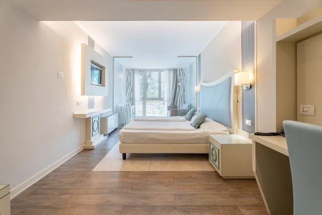 Junior, Twin Beds, Garden Area، Majestic Palace 2/4