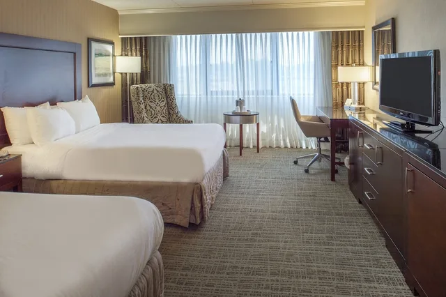 غرفة قياسية بسريرين مزدوجين، Crowne Plaza St. Louis Airport 9/10