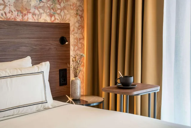 Melia, Single، Melia Granada 4/7