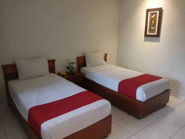 غرفة قياسية بسرير مزدوج أو سريرين منفصلين للمدخنين، MUTIARA HOTEL 2/3