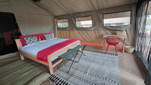 Exclusive, Tent, Twin Beds, Julia's River Camp 1/2