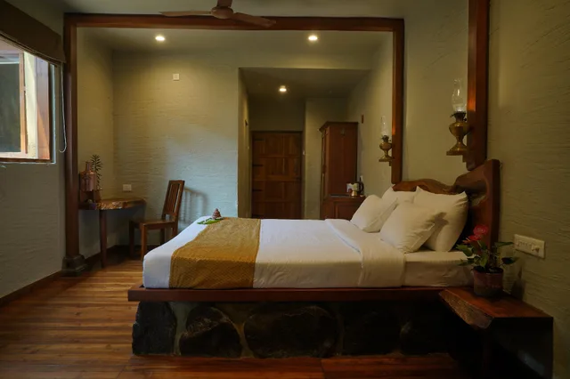 غرفة سوبيريور بحوض استحمام، Nisarg Resort 2/2