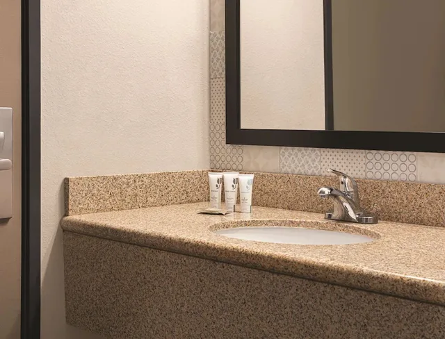 جناح بسرير كينج، Country Inn & Suites by Radisson, Dunn I-95 4/4