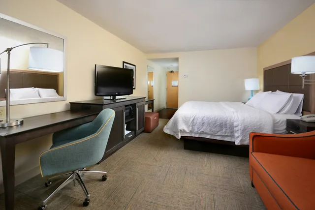 غرفة قياسية بسرير كينج، Hampton Inn Martinsville 3/4