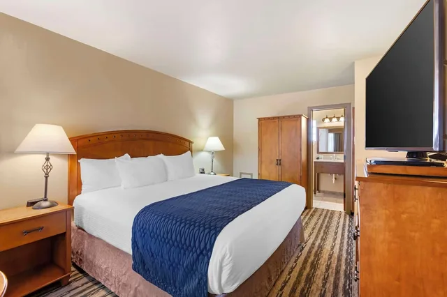 غرفة قياسية صغيرة بسرير كينج، Best Western Sunset Inn 3/5