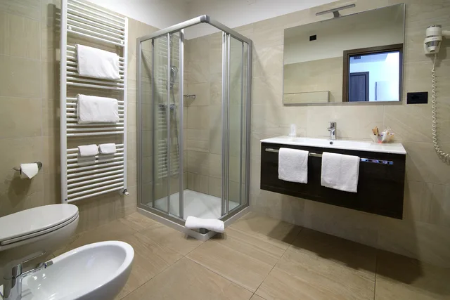 غرفة كلاسيكية بسرير مزدوج أو سريرين منفصلين بإطلالة على البحيرة بشرفة، Hotel Le Balze Aktiv & Wellness 3/3