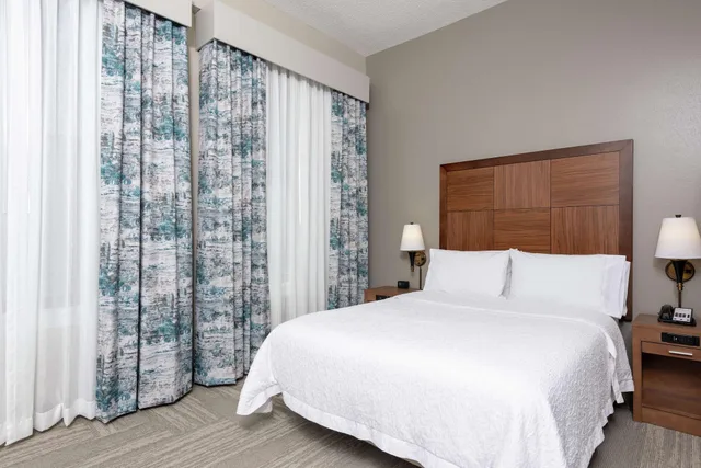 جناح لذوي الإعاقة، Hampton Inn Indianapolis Downtown Across From Circle Centre 1/2