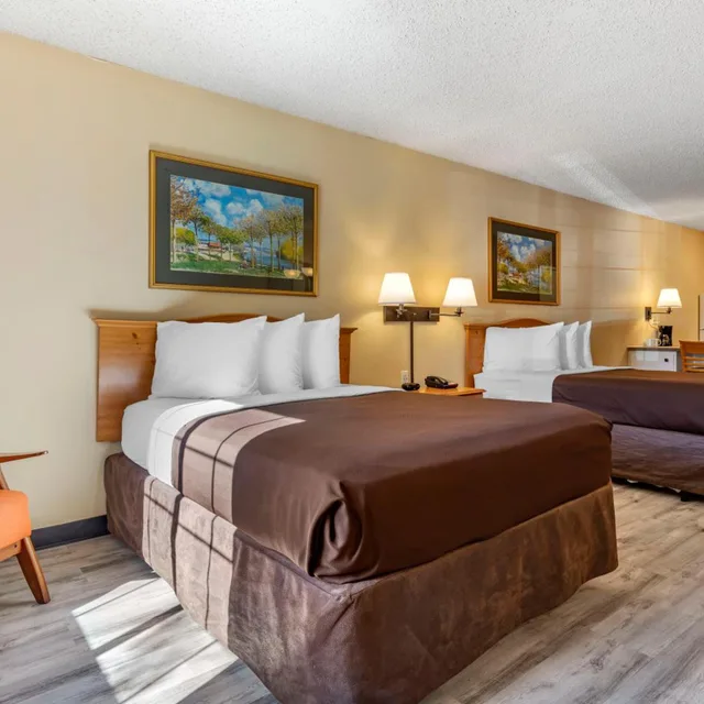 استوديو بسريرين مزدوجين، Suburban Studios Albuquerque Uptown 2/4